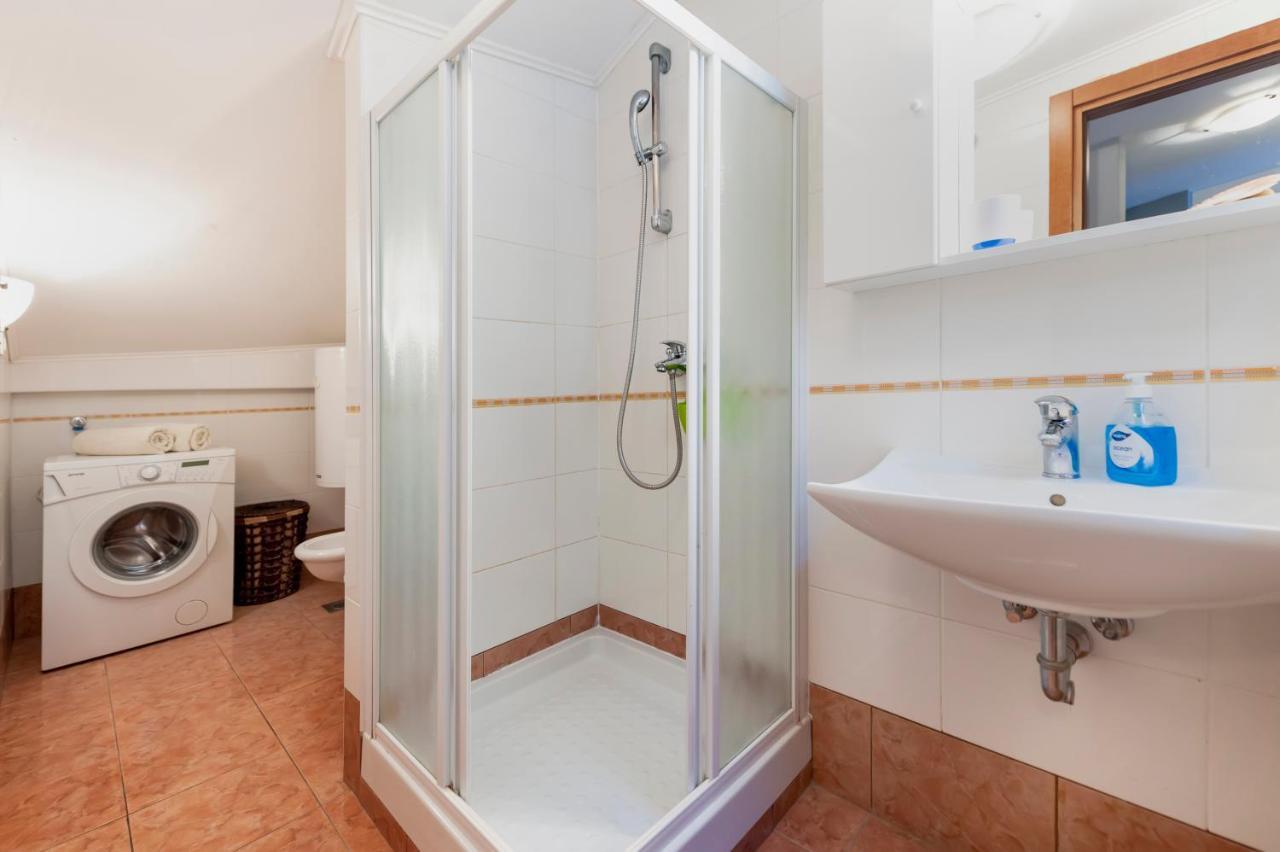 Sea View Apartment Rovinj Eksteriør billede