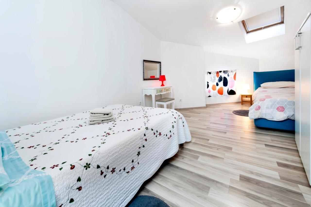 Sea View Apartment Rovinj Eksteriør billede